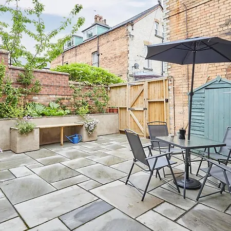 Vakantiehuis Host & - The Courtyard At No.47
