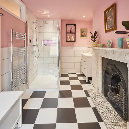 Host & - The Courtyard At No.47 펜션 스카버러