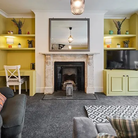 Host & - The Courtyard At No.47 펜션 스카버러