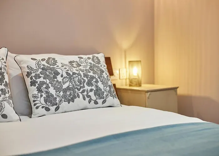 Host & - The Courtyard At No.47 펜션 스카버러